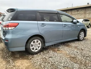 Toyota Wish 2012 Blue