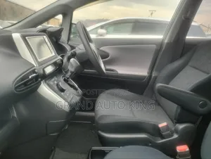 Toyota Wish 2012 Blue