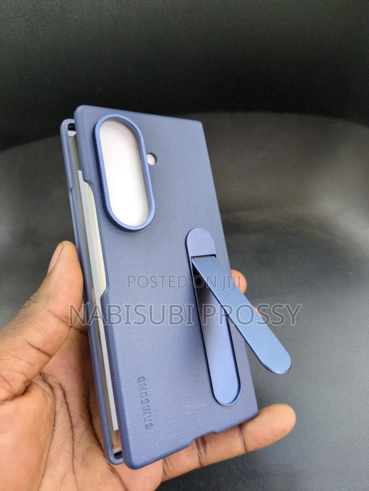 Kindsuit Metal Standing Case
