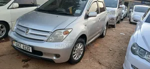 Toyota IST 2005 Silver