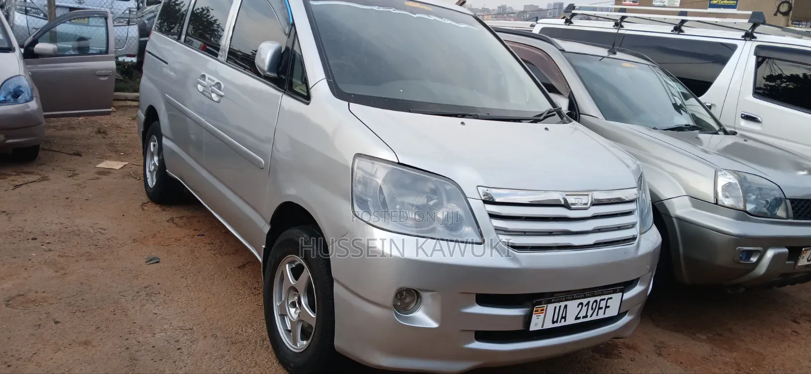 Toyota Noah 2006 Silver