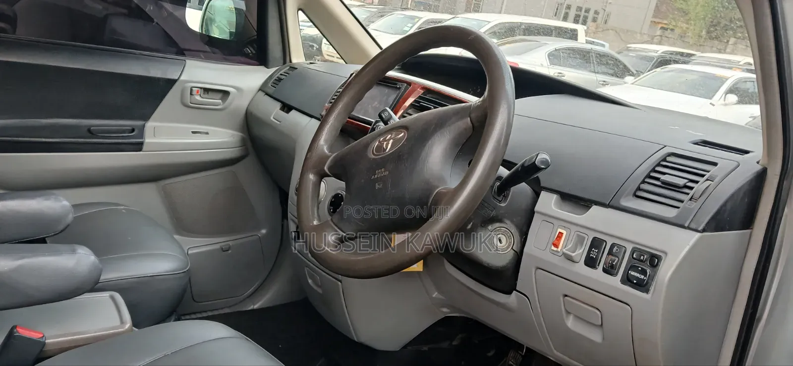 Toyota Noah 2006 Silver