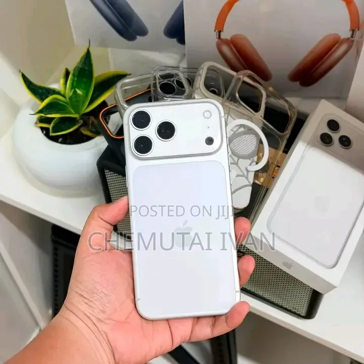 New Apple iPhone 17 Pro Max 256 GB Silver