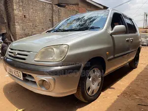 Toyota Raum 1.5 AWD 2000 Black