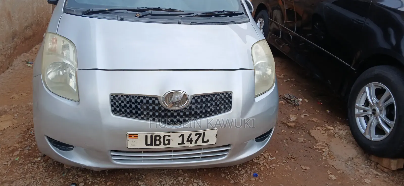 Toyota Vitz 2009 Silver
