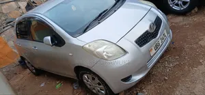 Toyota Vitz 2009 Silver