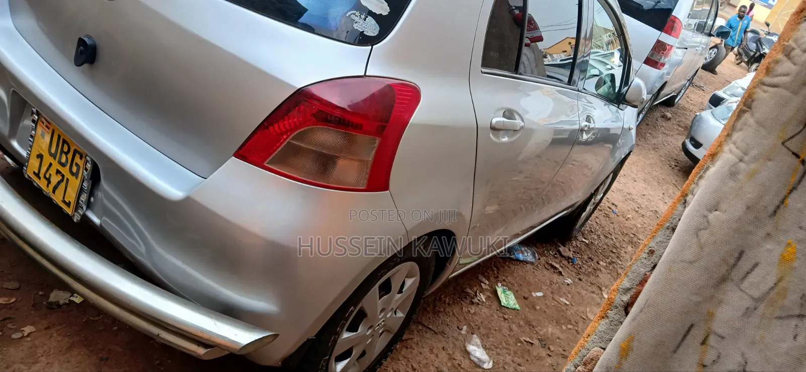 Toyota Vitz 2009 Silver