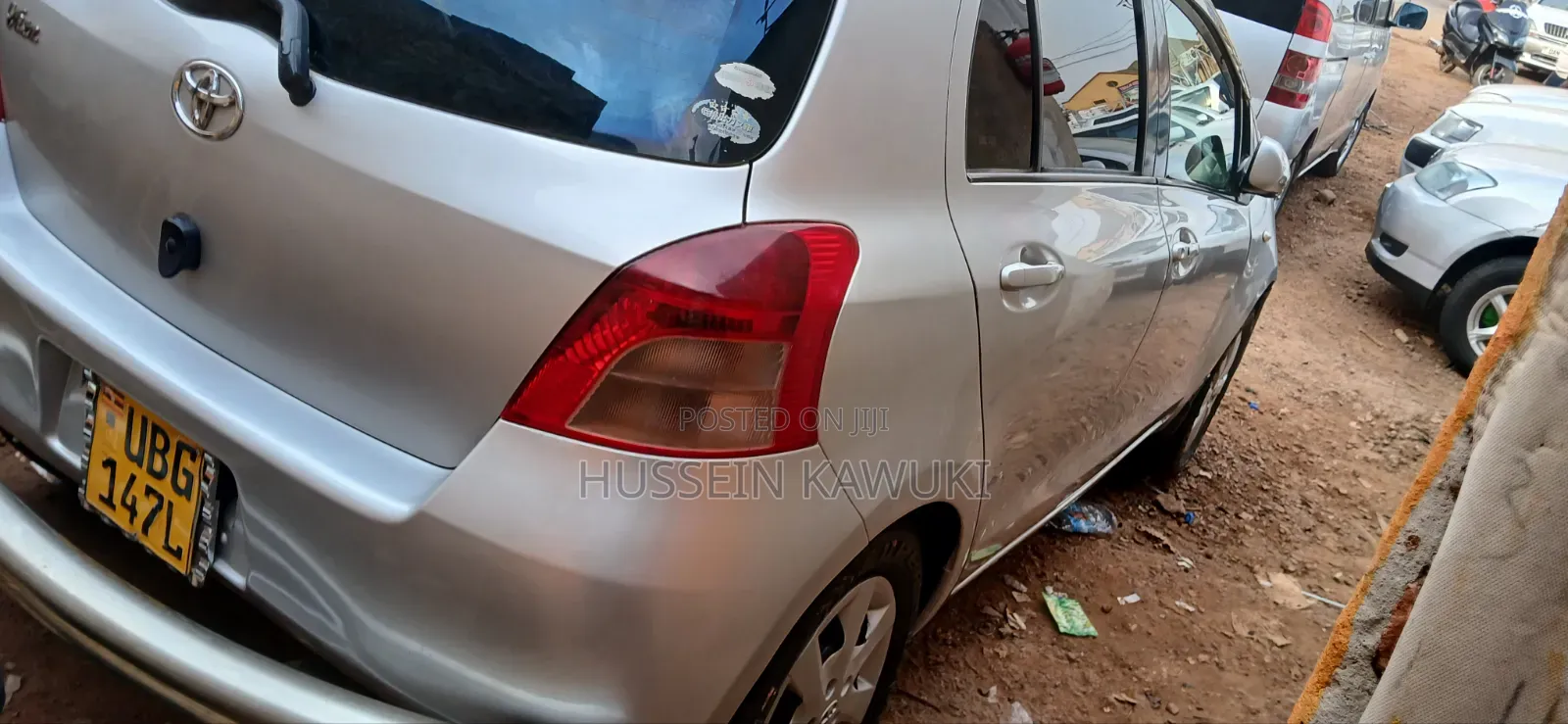 Toyota Vitz 2009 Silver