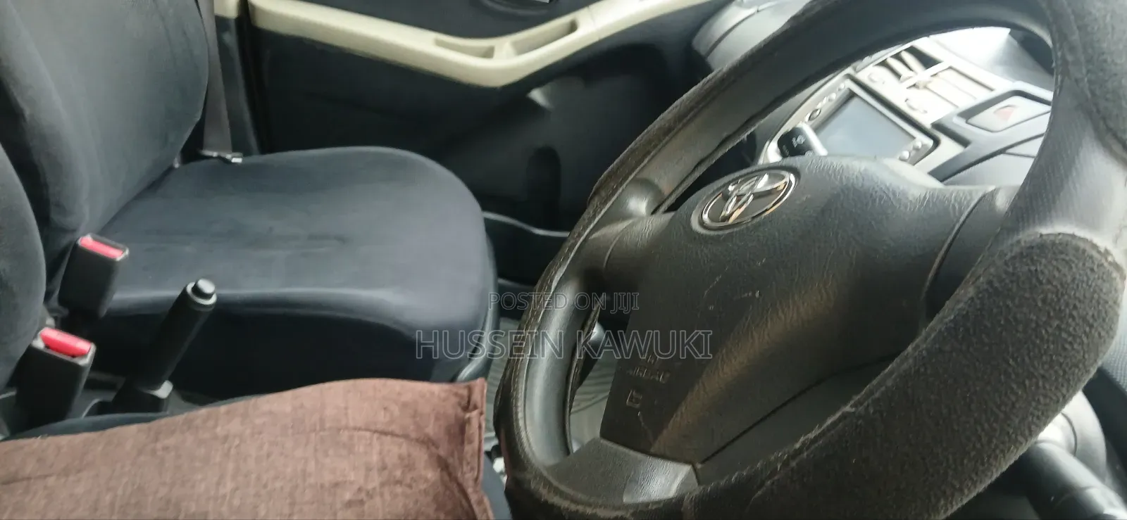 Toyota Vitz 2009 Silver
