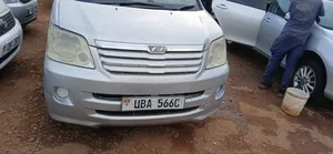 Toyota Noah 2004 Silver