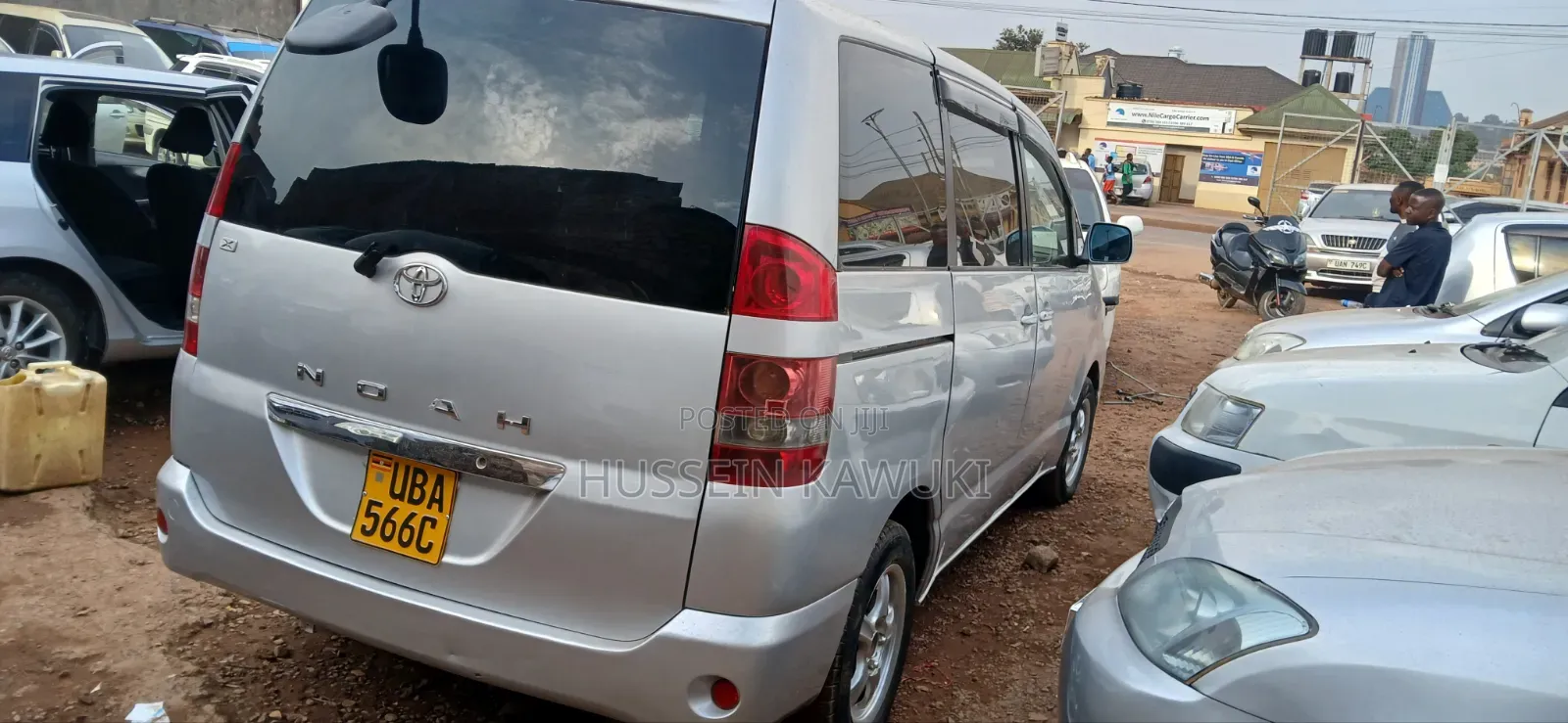 Toyota Noah 2004 Silver