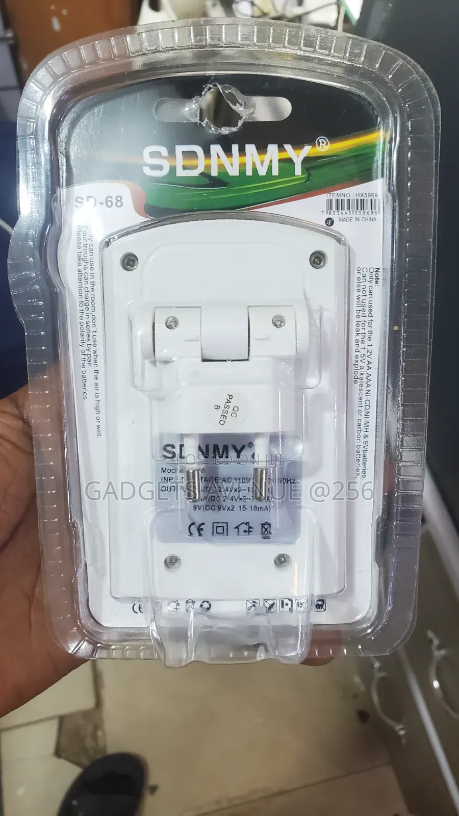 Charger Expert Charges AA, AAA, and 9V (6F22) Rechargeable Batteries