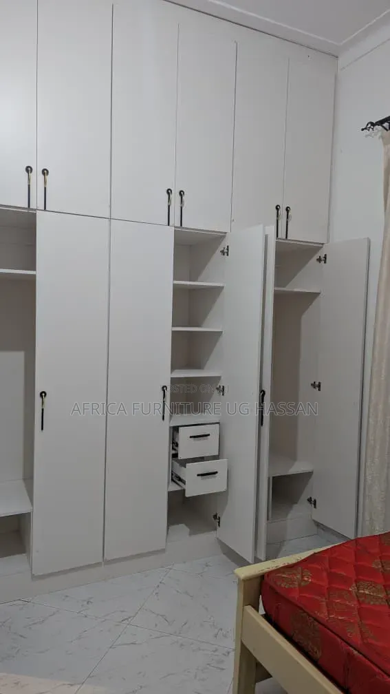 Morden Bulit in Wardrobe Disgn