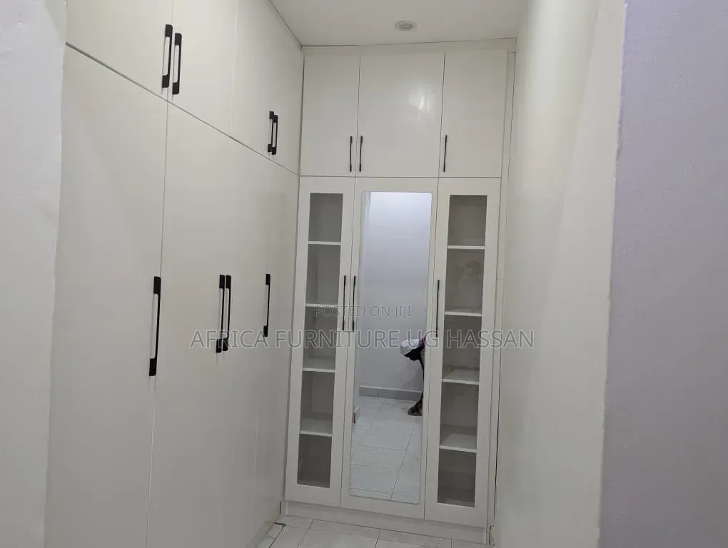 Morden Bulit in Wardrobe Disgn