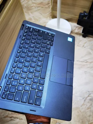 Laptop Dell Latitude 5300 2-in-1 8GB Intel Core i7 SSD 256GB
