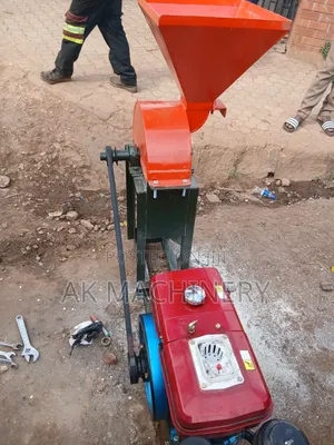 Feeds Crusher.