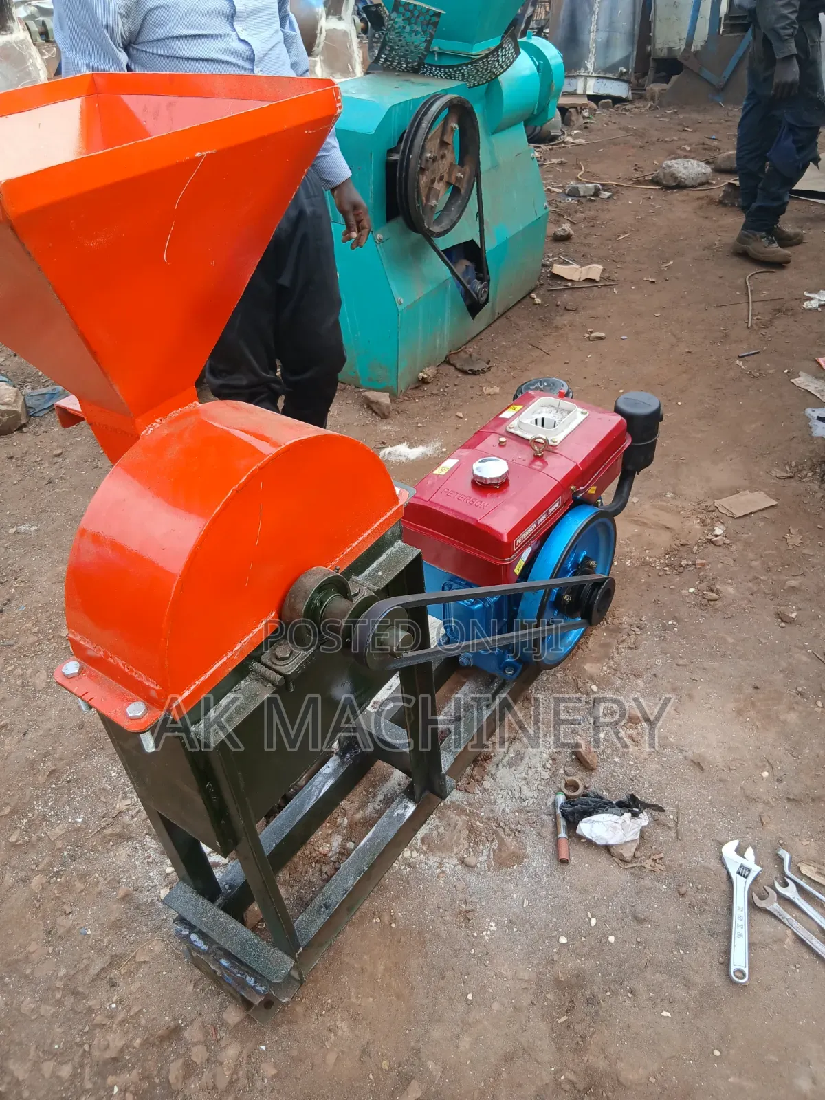 Feeds Crusher.