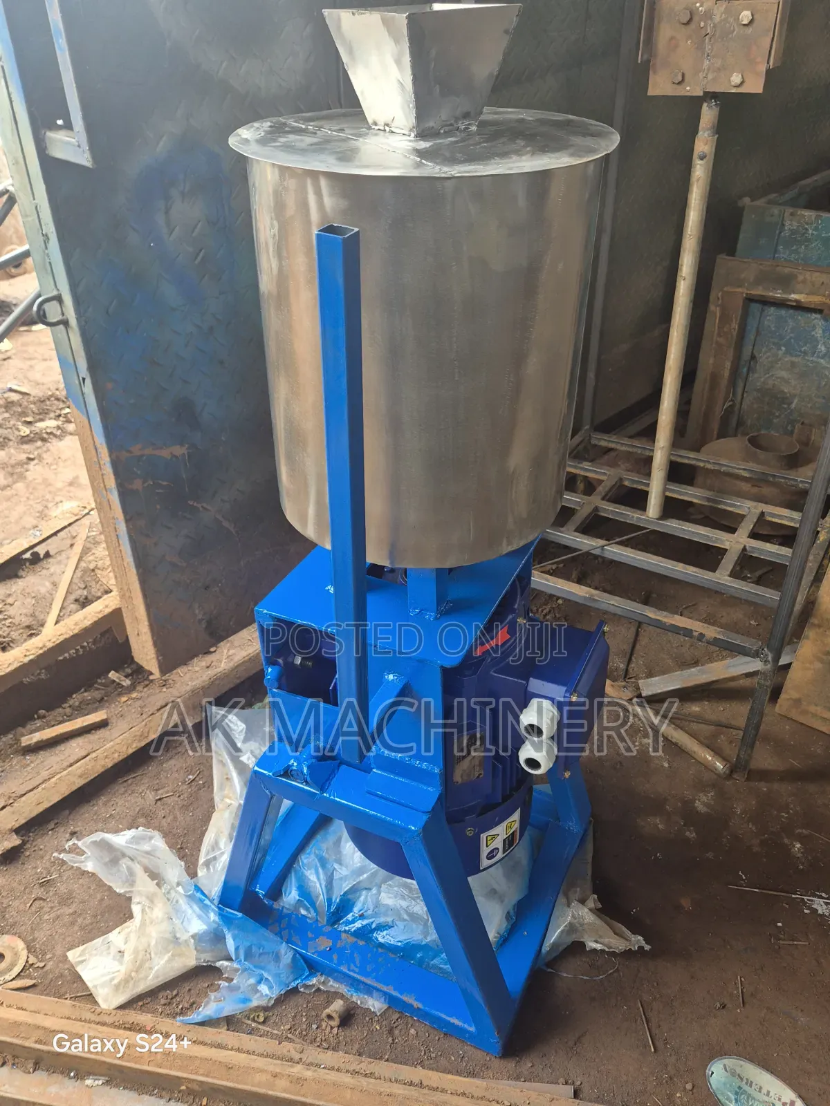 Gnuts Grinding Machine