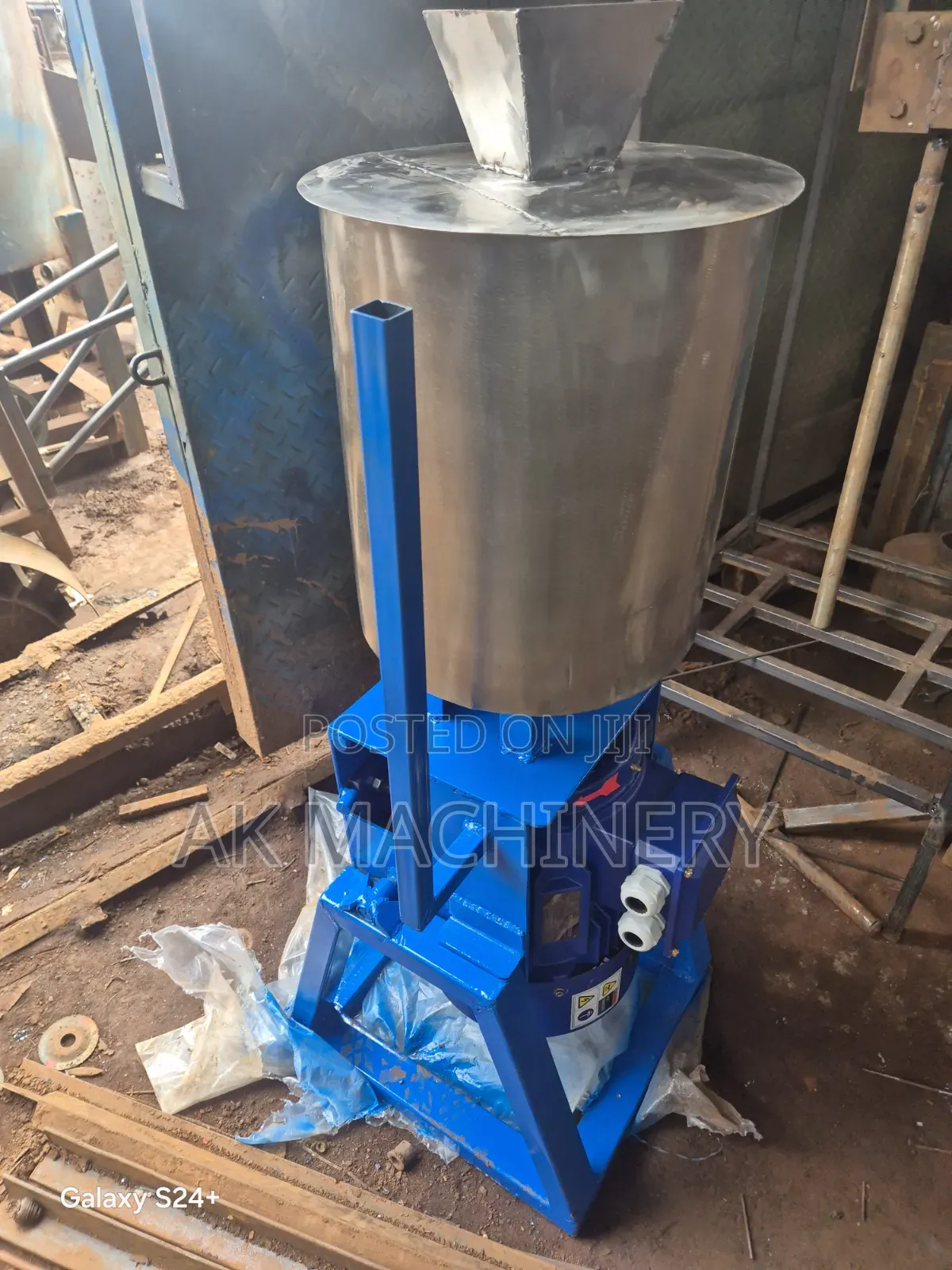 Gnuts Grinding Machine
