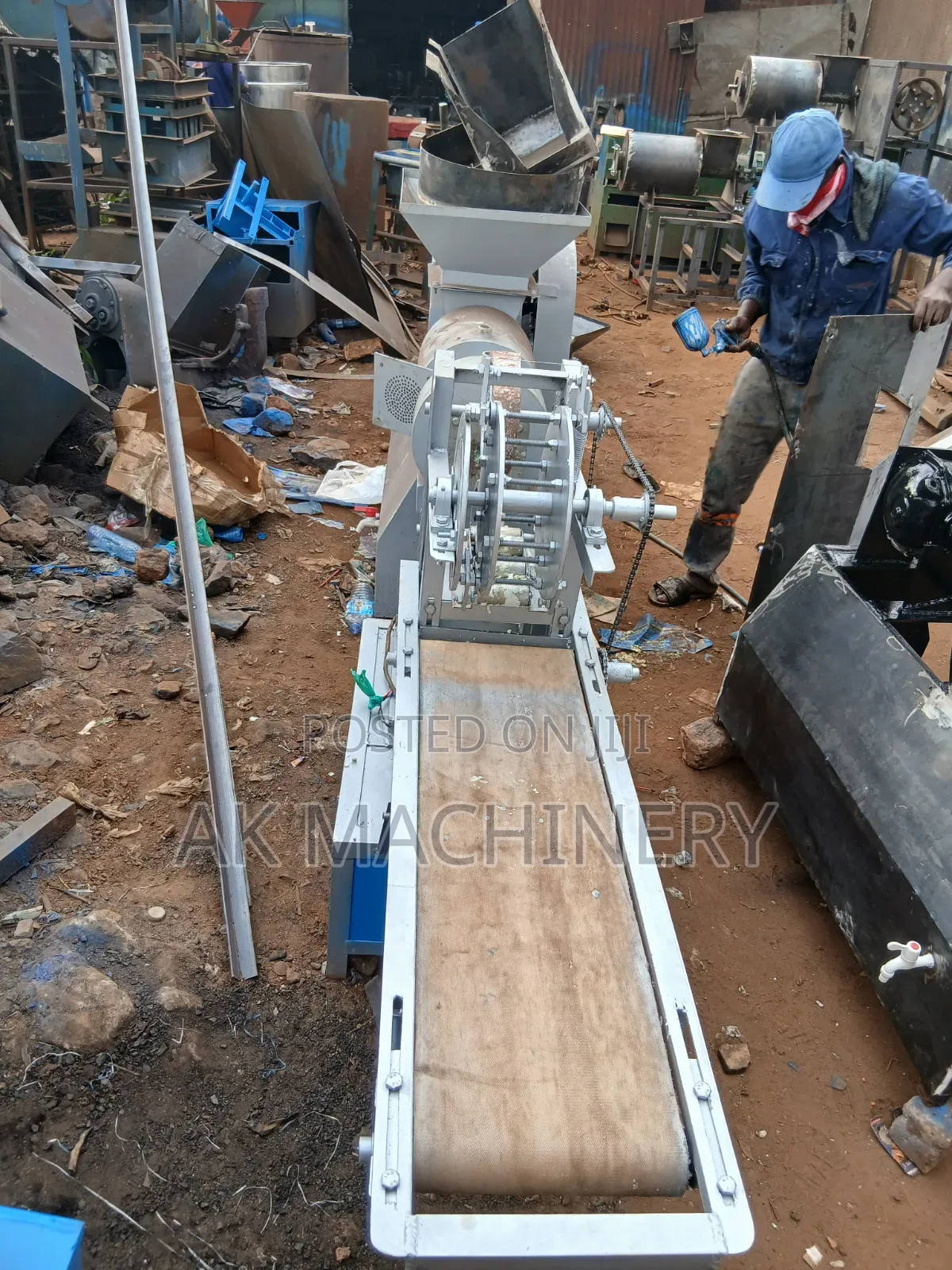 Barsoap Plodder Machine With an Automatic Cutter
