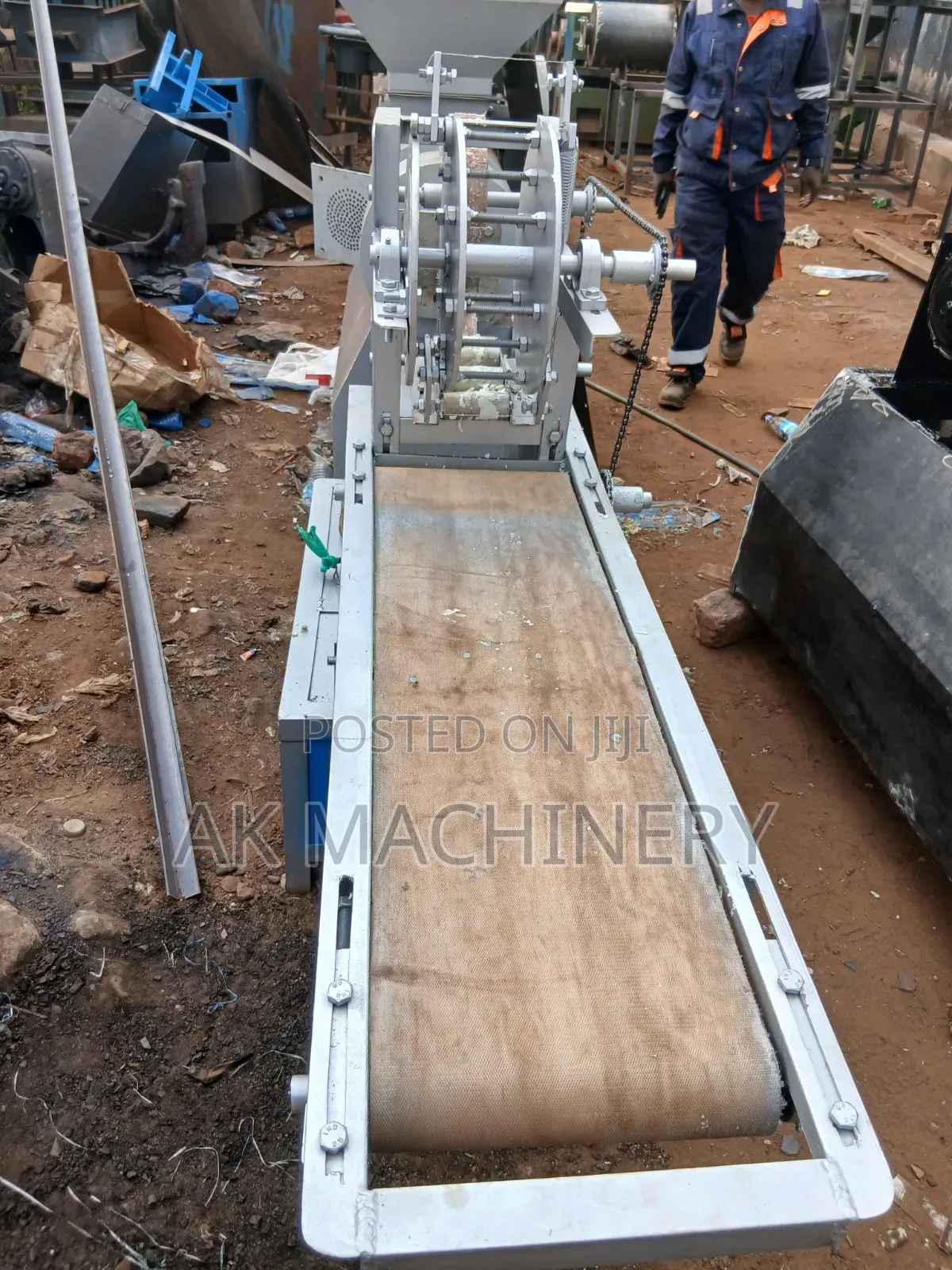 Barsoap Plodder Machine With an Automatic Cutter