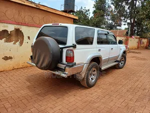 Toyota Hilux Surf 2.7 SSR 2005 White