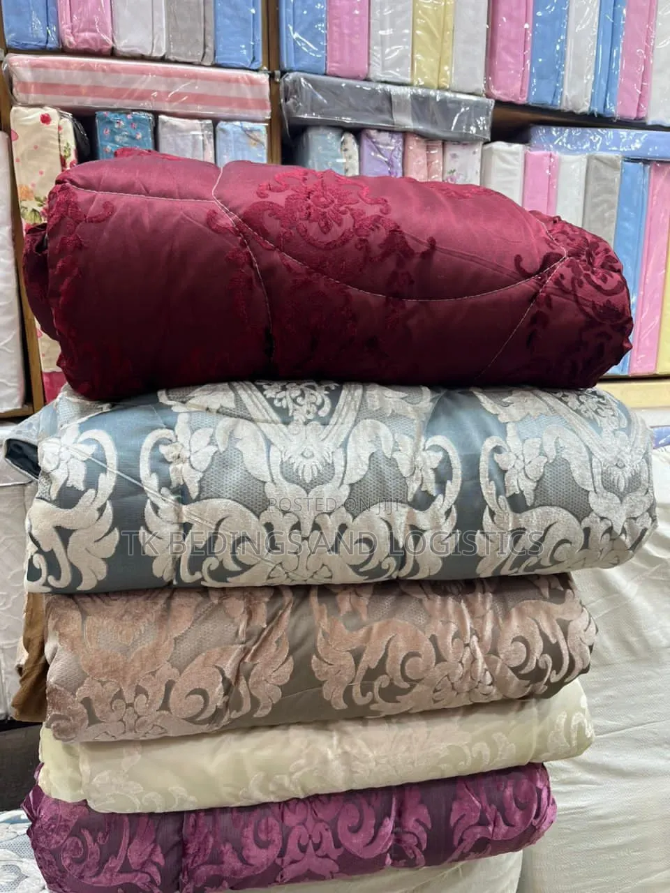 Supreme Volvet Bed Comforter