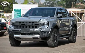 Ford E-150 2018 Silver