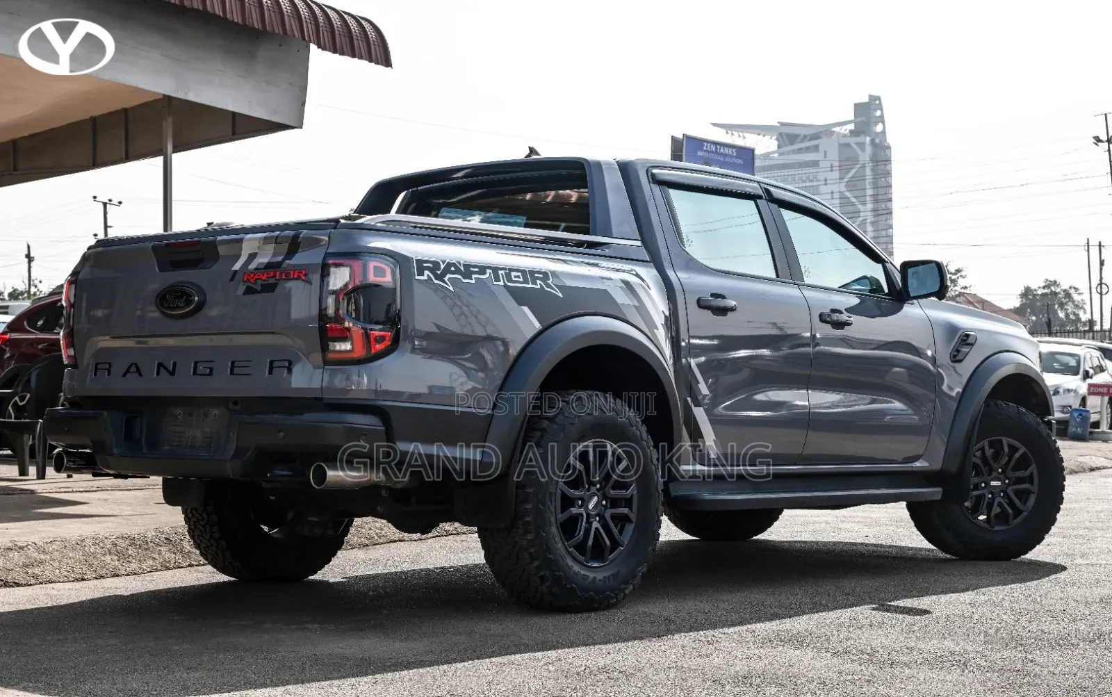 Ford E-150 2018 Silver