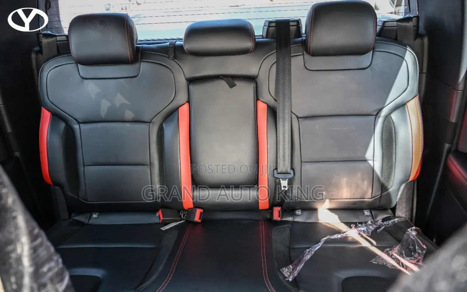 Ford E-150 2018 Silver