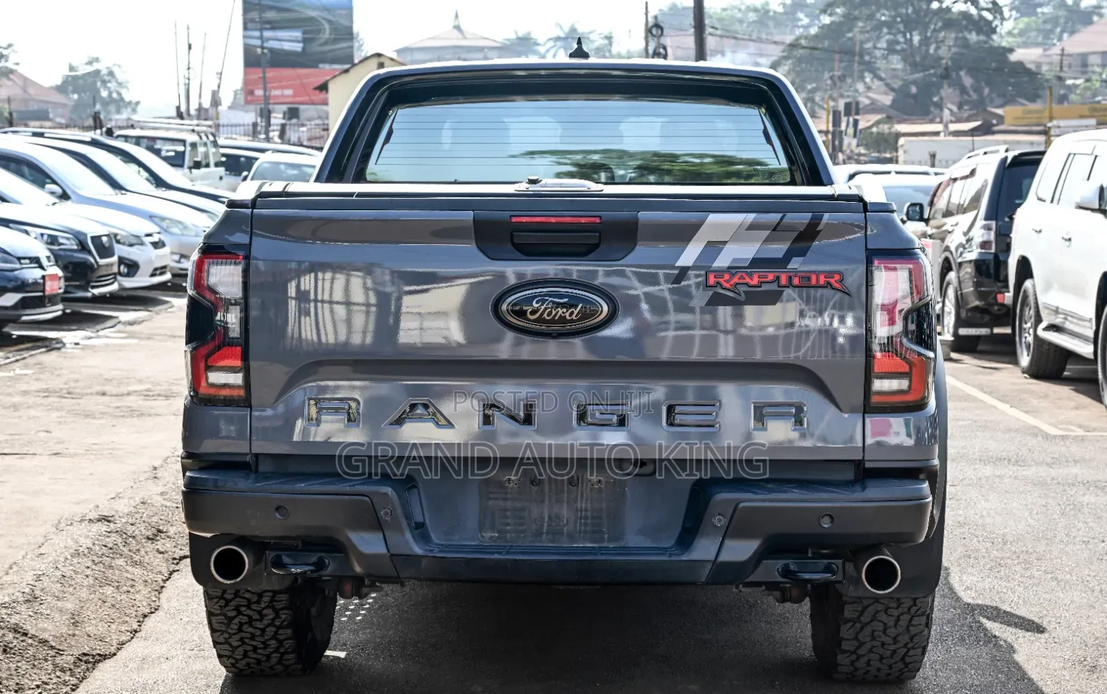 Ford E-150 2018 Silver
