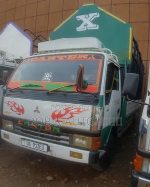 Mitsubishi Canter Truck 1998 White