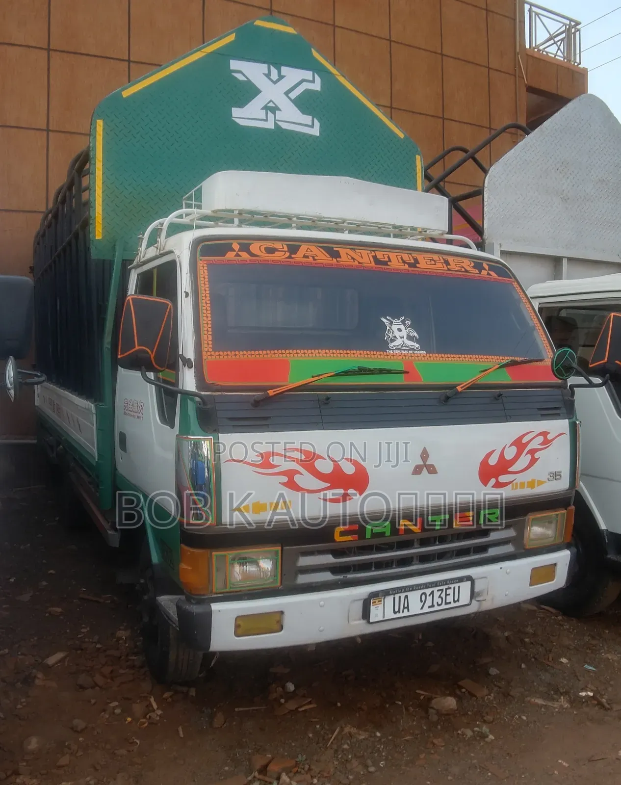 Mitsubishi Canter Truck 1998 White