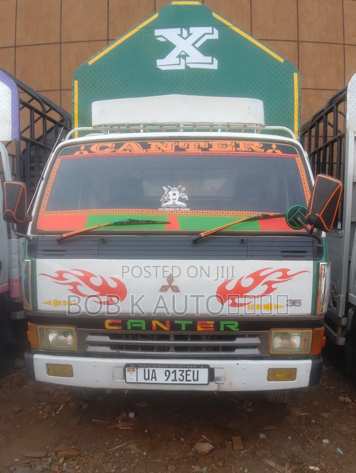 Mitsubishi Canter Truck 1998 White