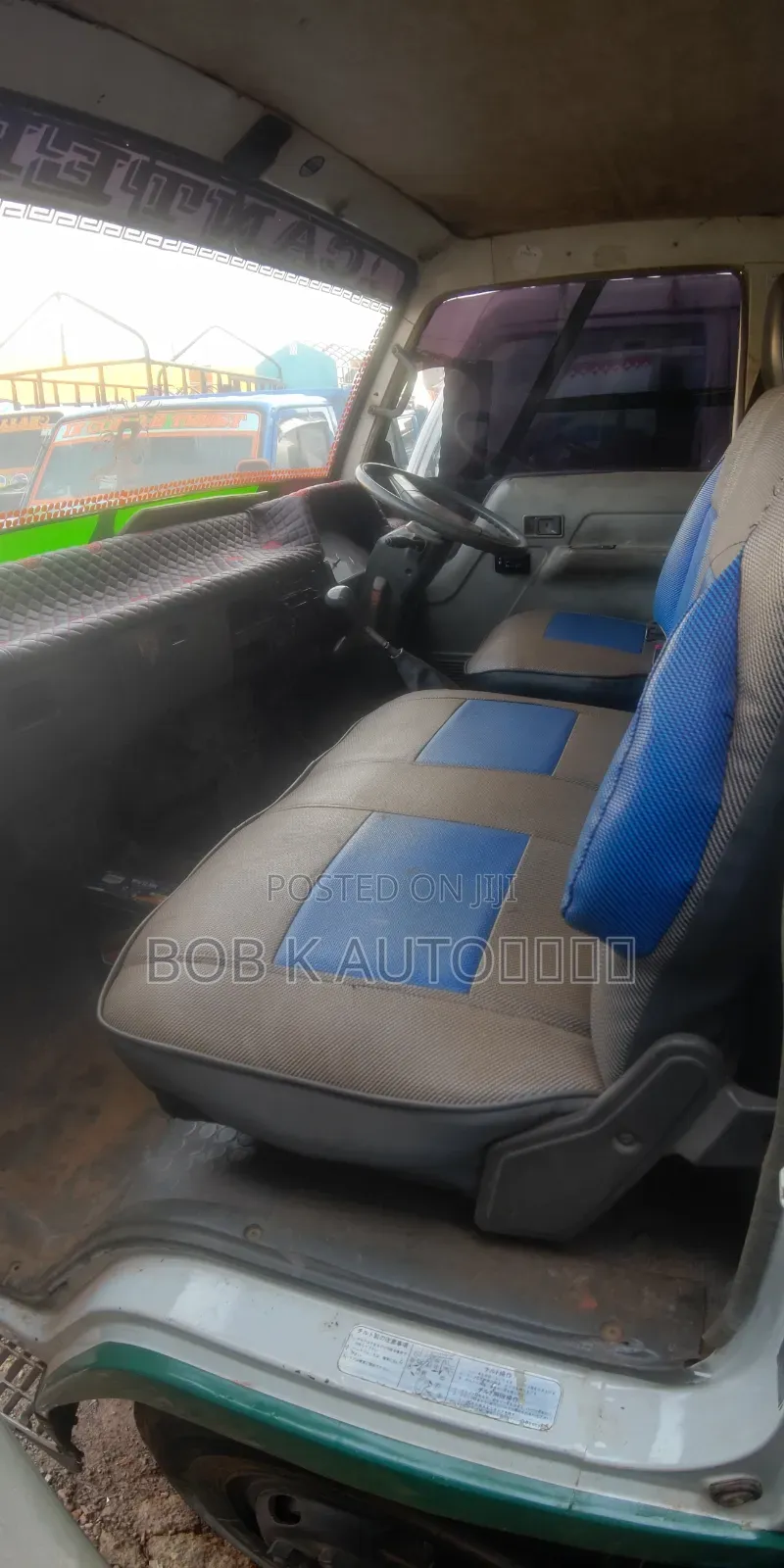 Mitsubishi Canter Truck 1998 White