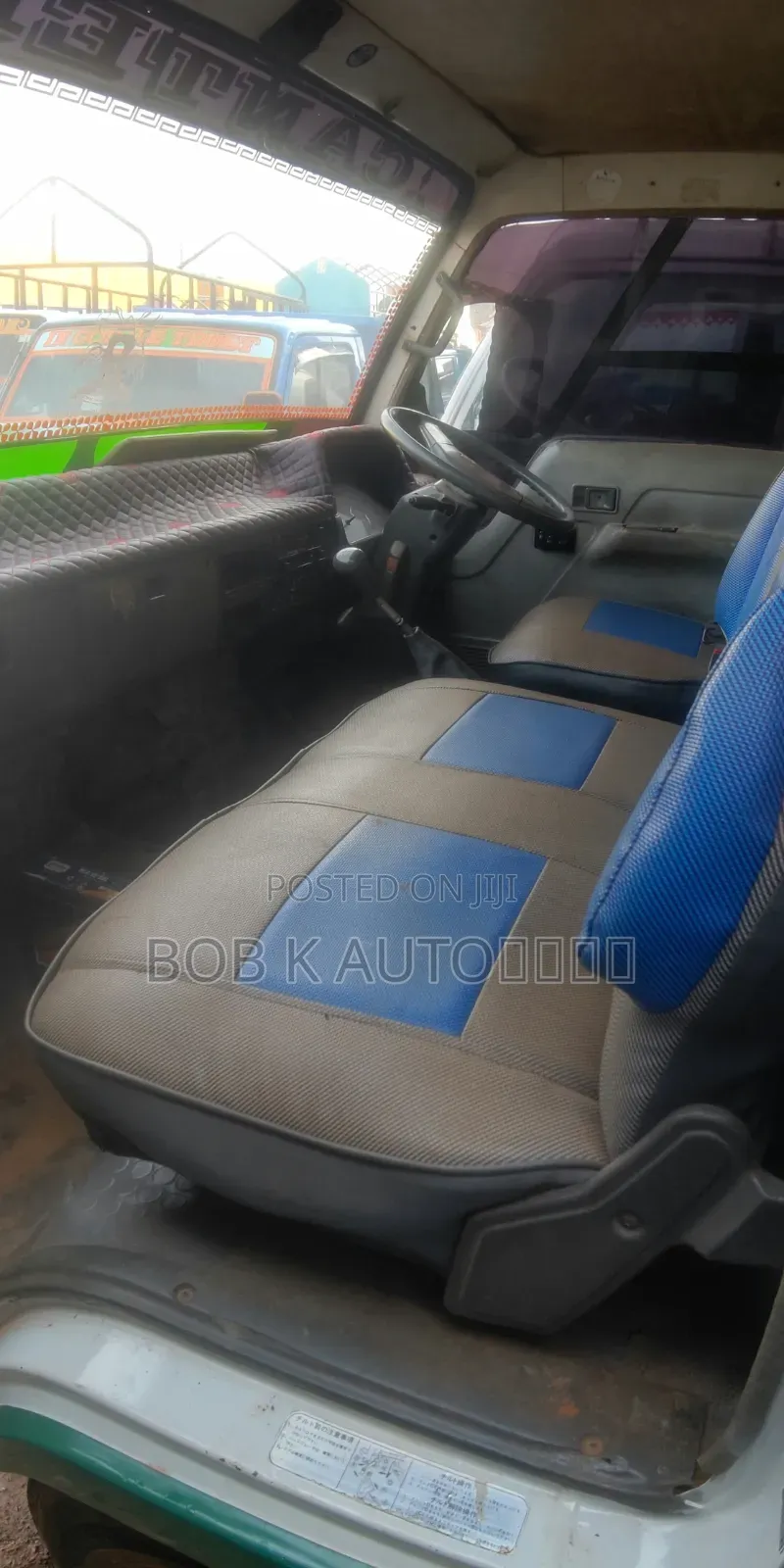 Mitsubishi Canter Truck 1998 White