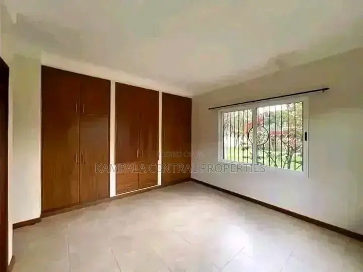 4bdrm Duplex in Kitende, Central Division for rent