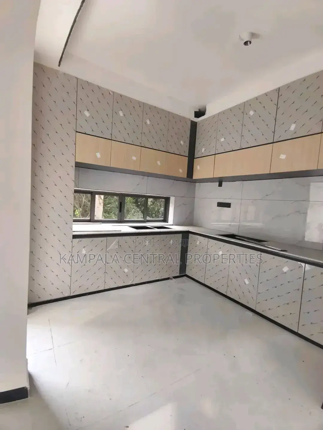 4bdrm Duplex in Kitende, Central Division for rent