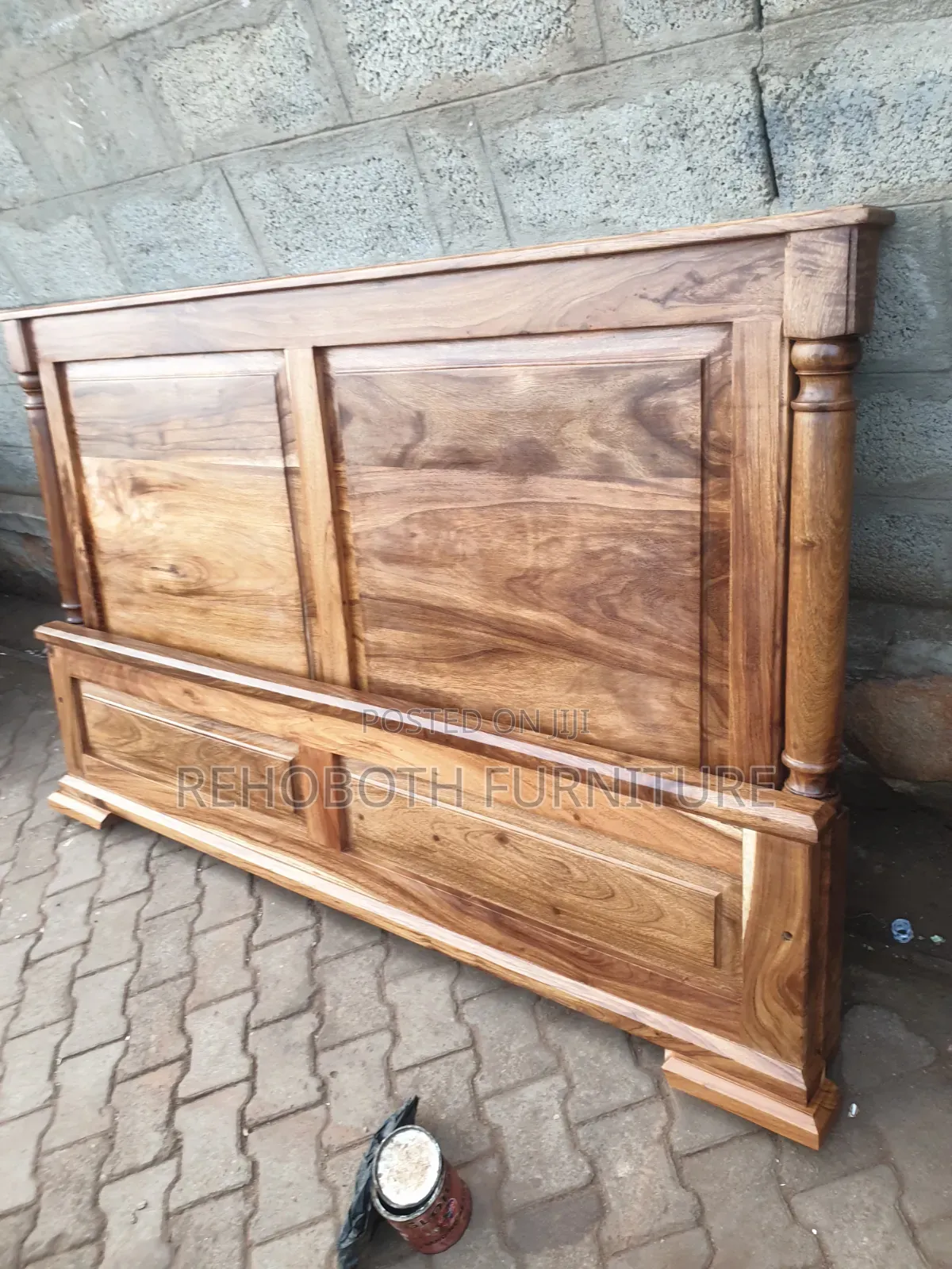 Mugavu Bed