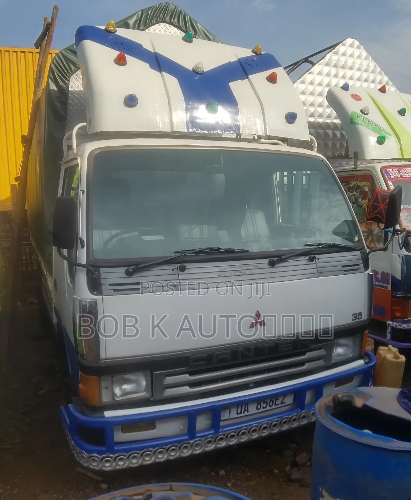 Mitsubishi Canter Truck 1998 White