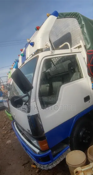 Mitsubishi Canter Truck 1998 White