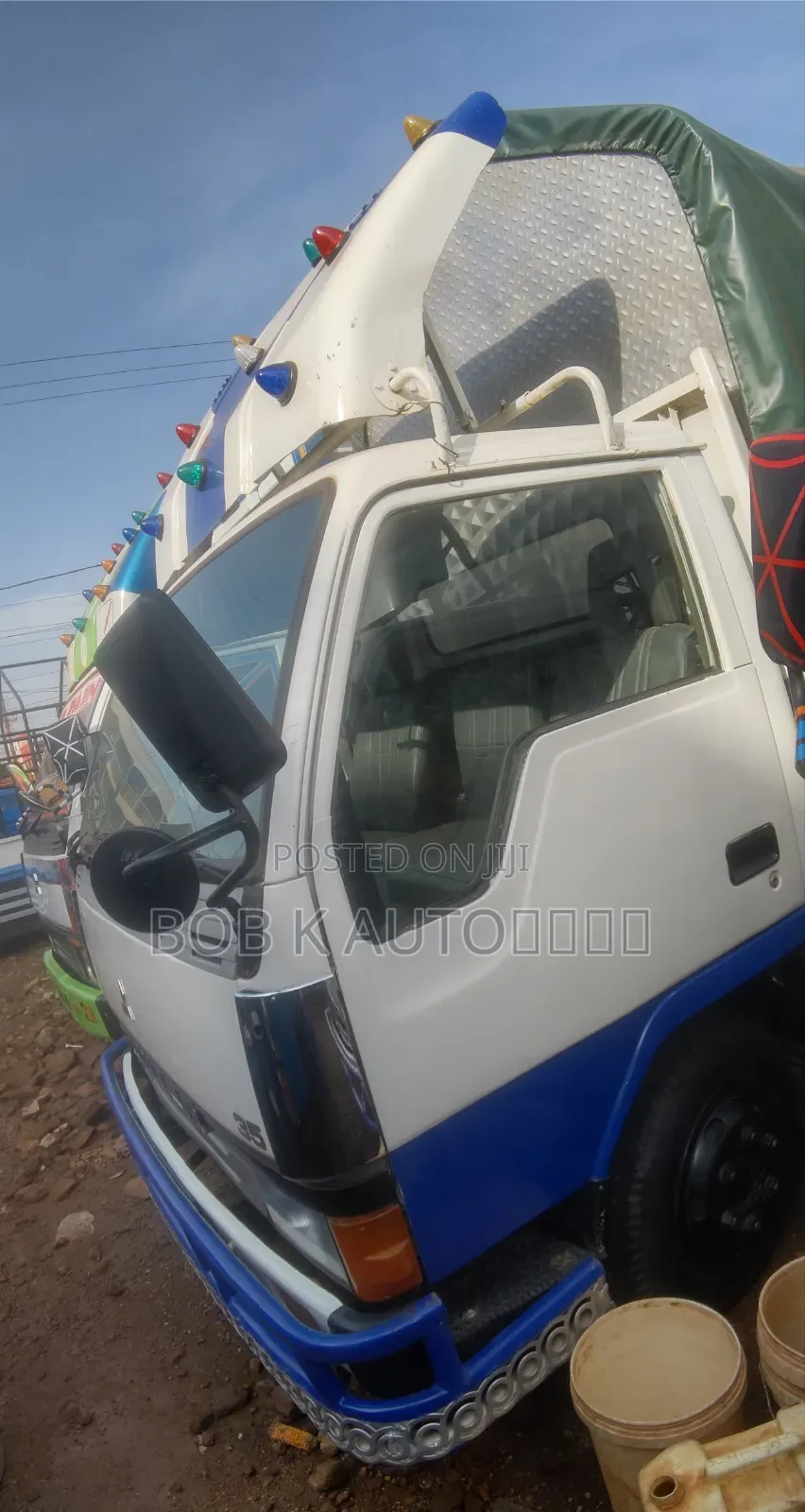 Mitsubishi Canter Truck 1998 White