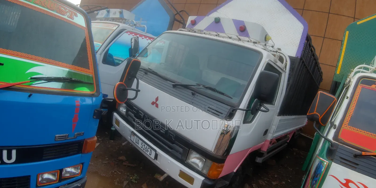 Mitsubishi Canter Truck 1998 Pink