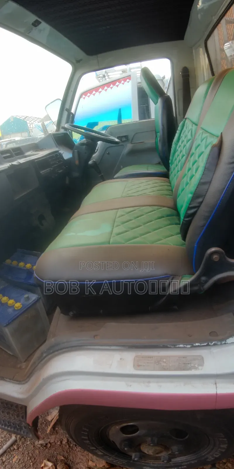 Mitsubishi Canter Truck 1998 Pink