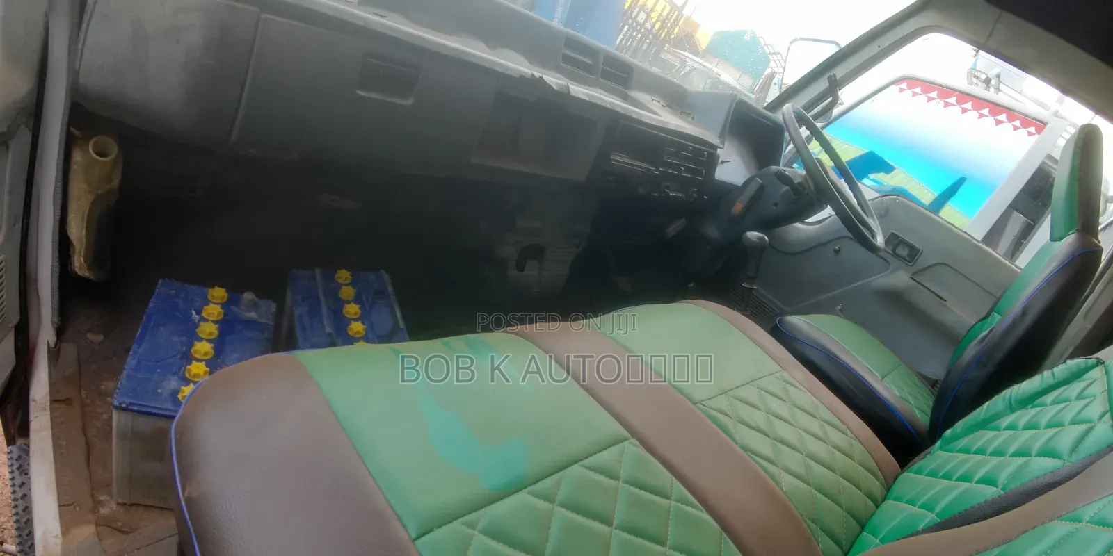 Mitsubishi Canter Truck 1998 Pink