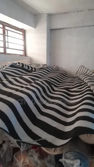Black and White Centre Rugs