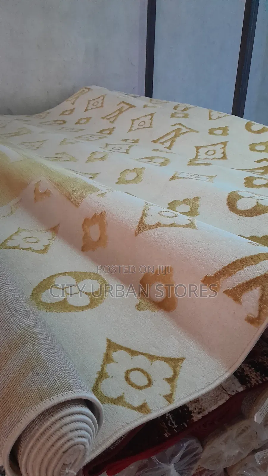 Off White Centre Carpets