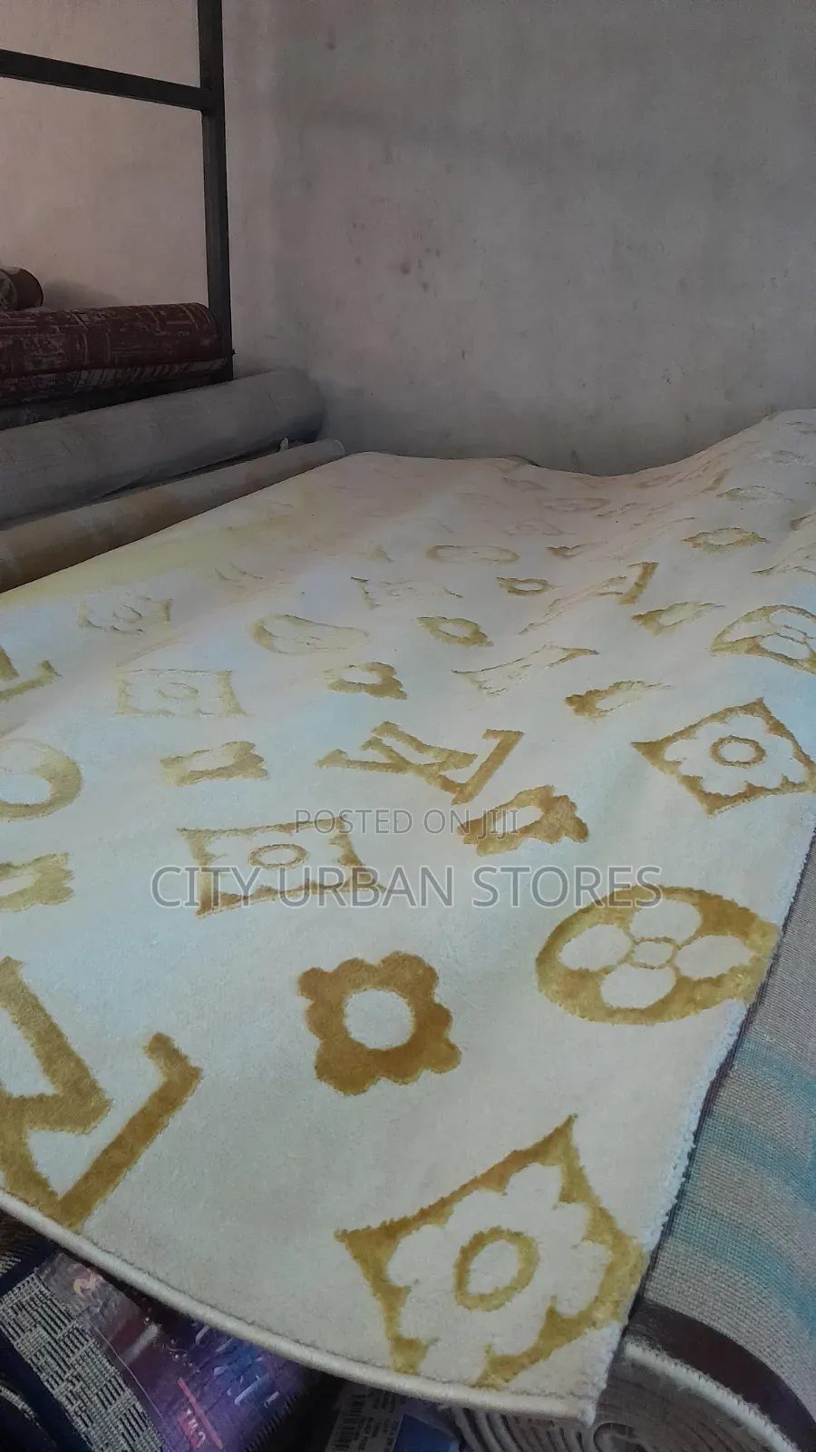 Off White Centre Carpets