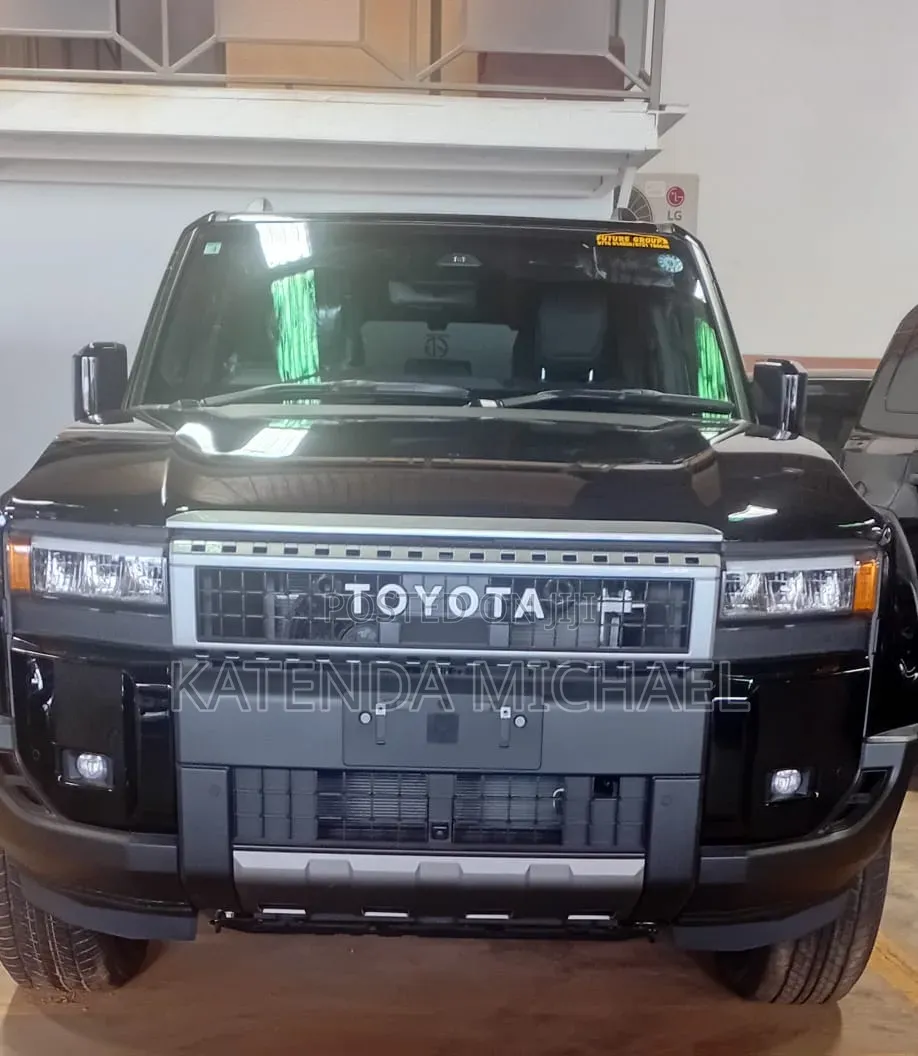 Toyota Land Cruiser Prado 2022 Black