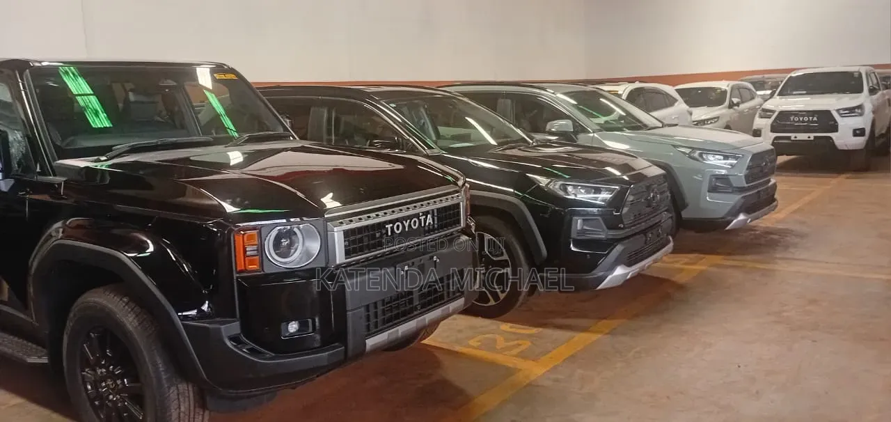 Toyota Land Cruiser Prado 2022 Black